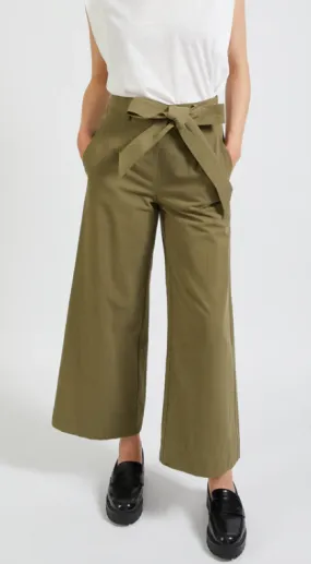 Essie Pant